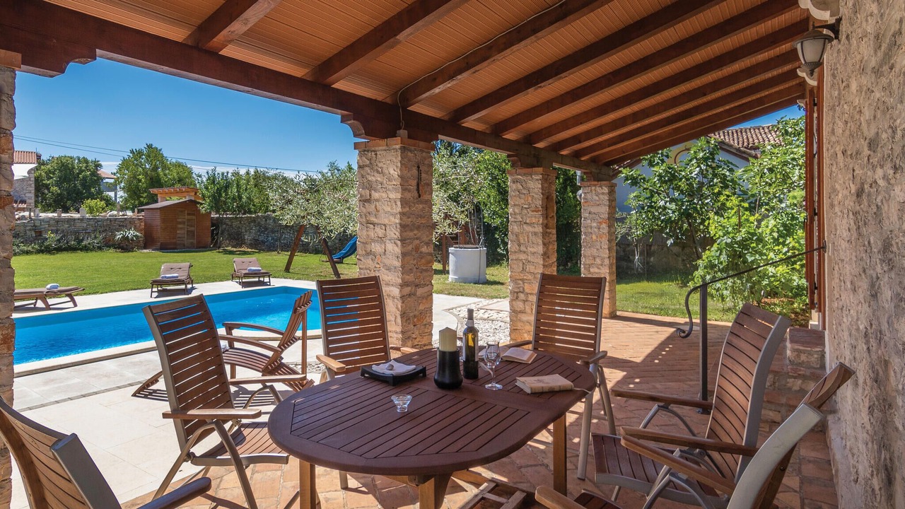 Photo of Patio Balcony in Cabrunici