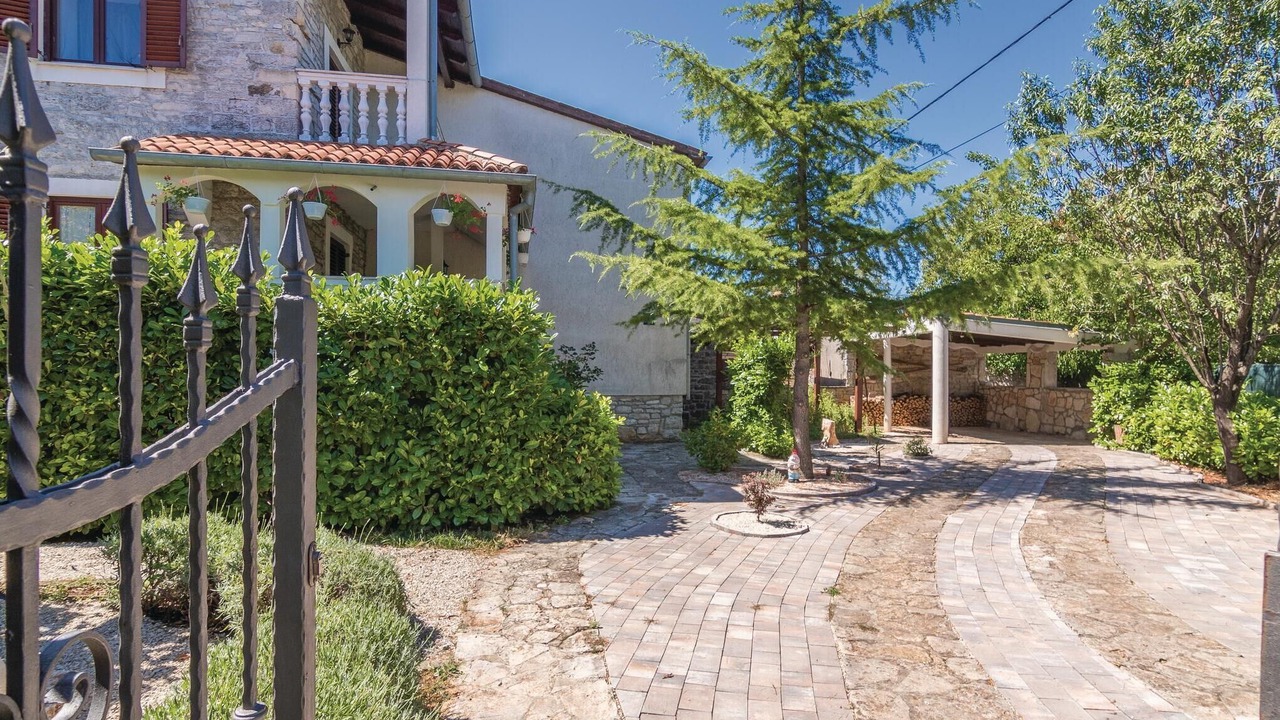 Photo of Outdoor in Cabrunici