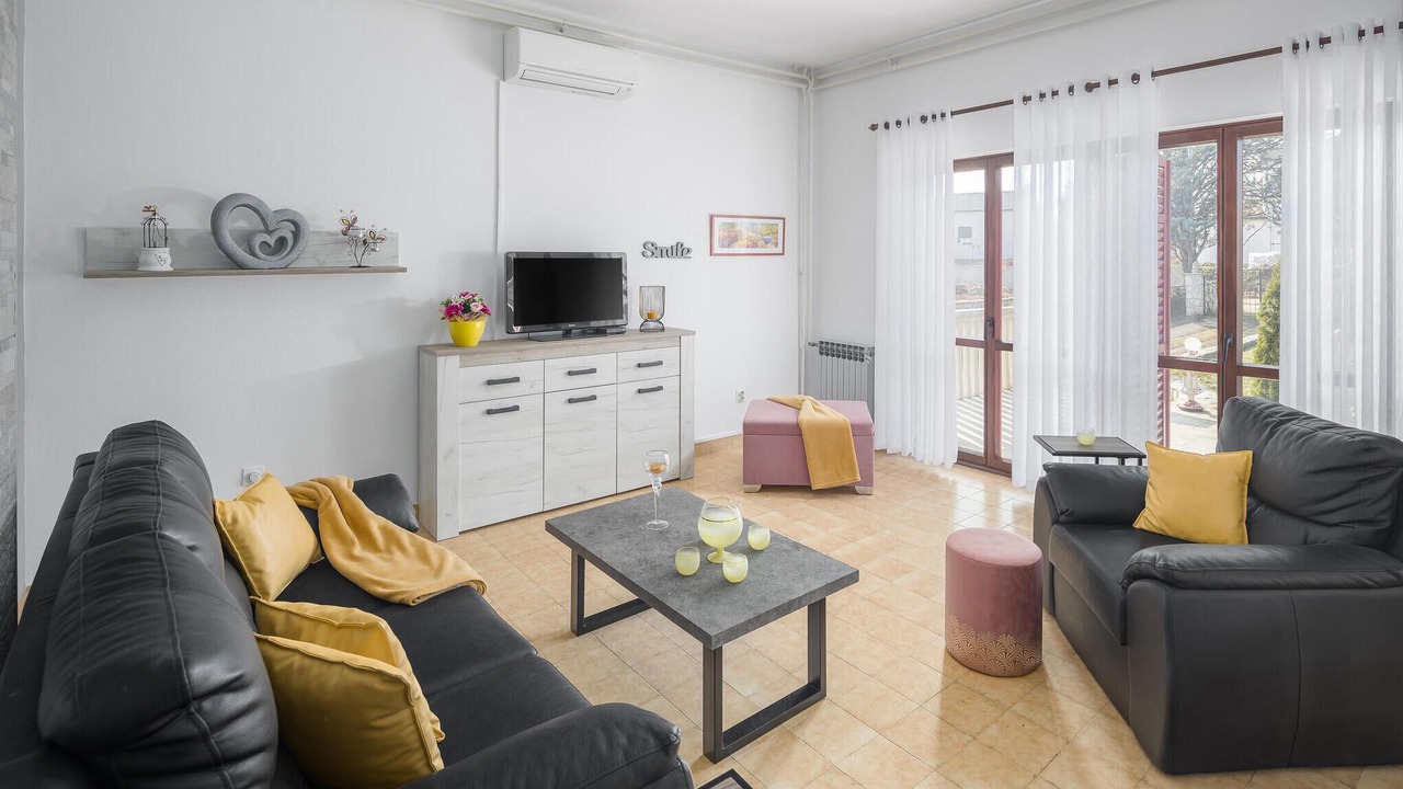 Photo of Bedroom in Santalezi