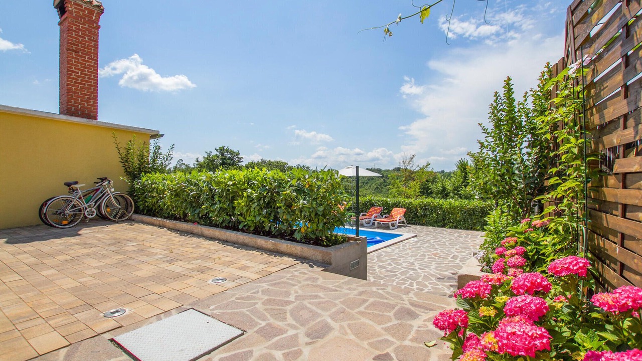 Photo of Others in Snasici