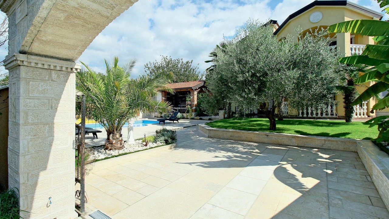 Photo of Others in Antonci