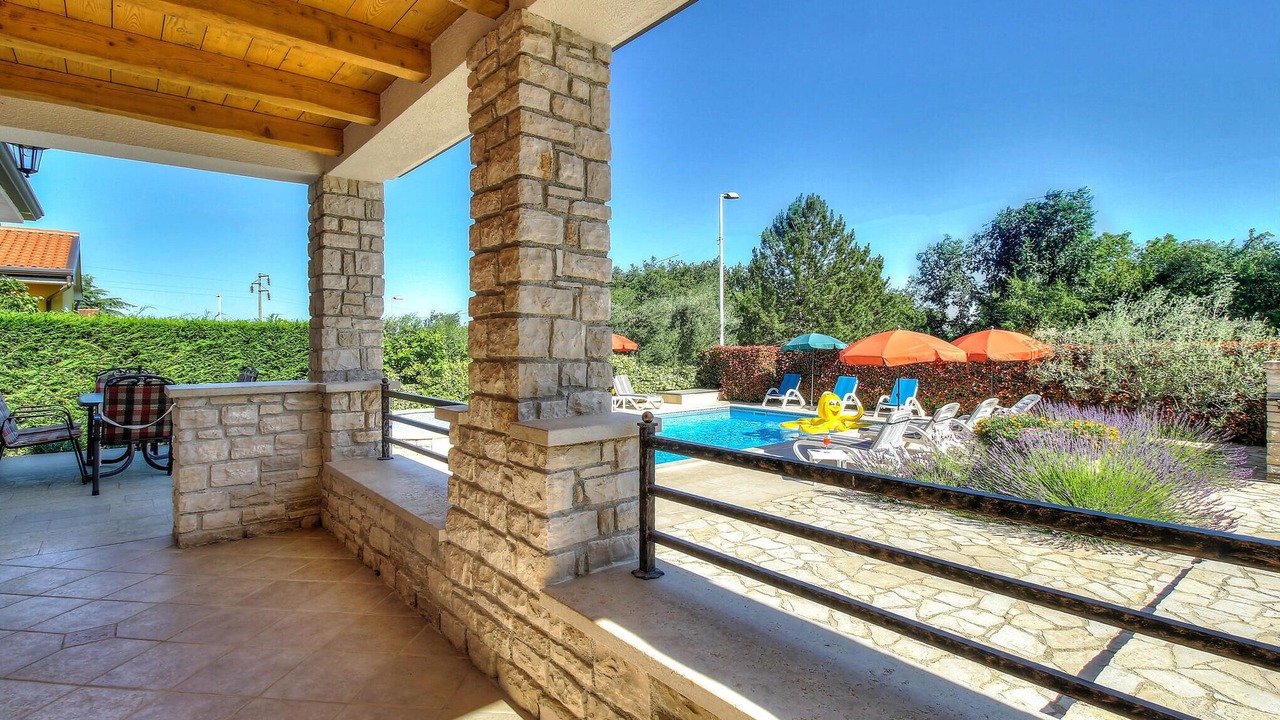 Photo of Outdoor in Plovanija