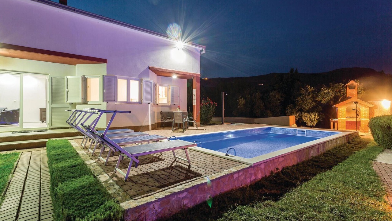 Photo of Outdoor in Rudine