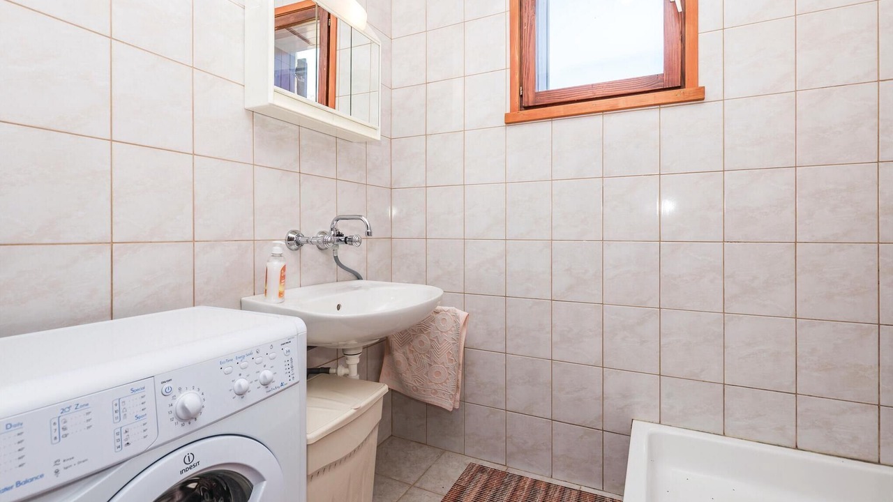 Photo of Bathroom in Kolan