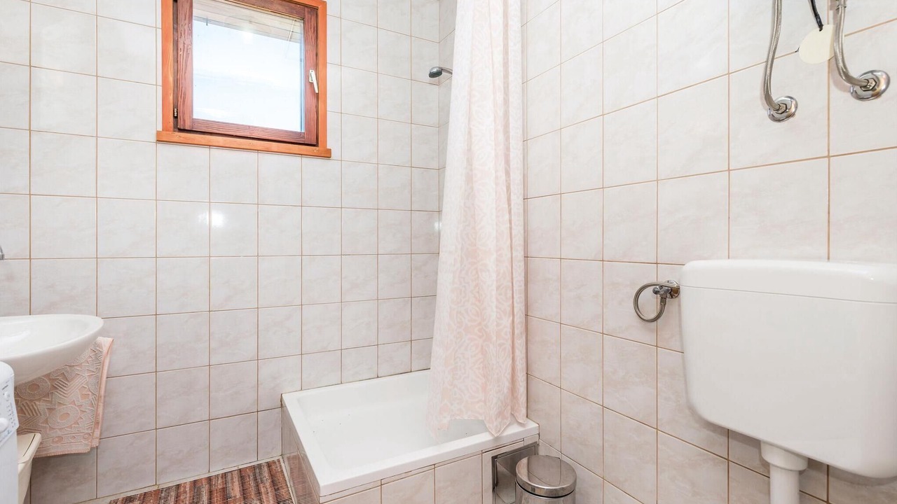 Photo of Bathroom in Kolan