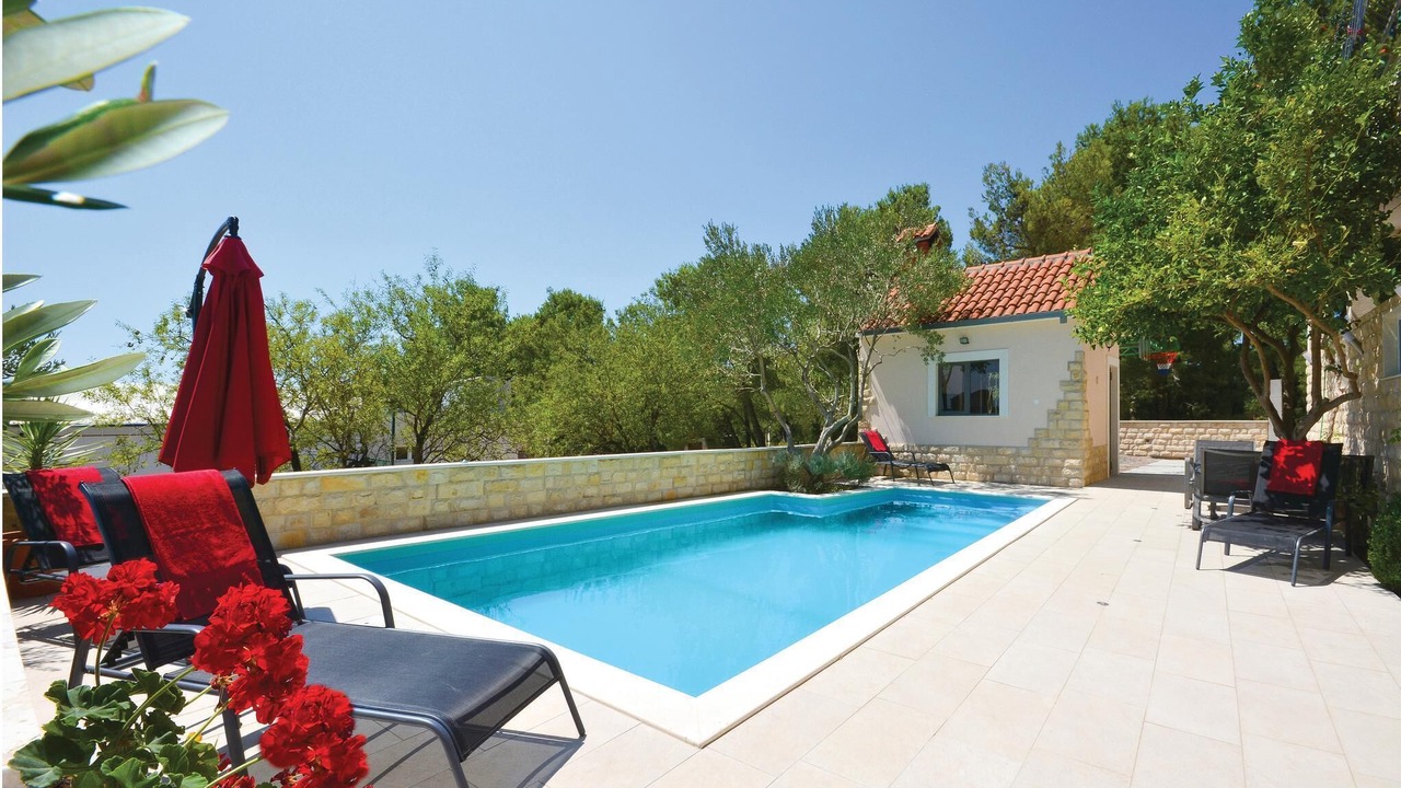 Photo of Outdoor in Rudine