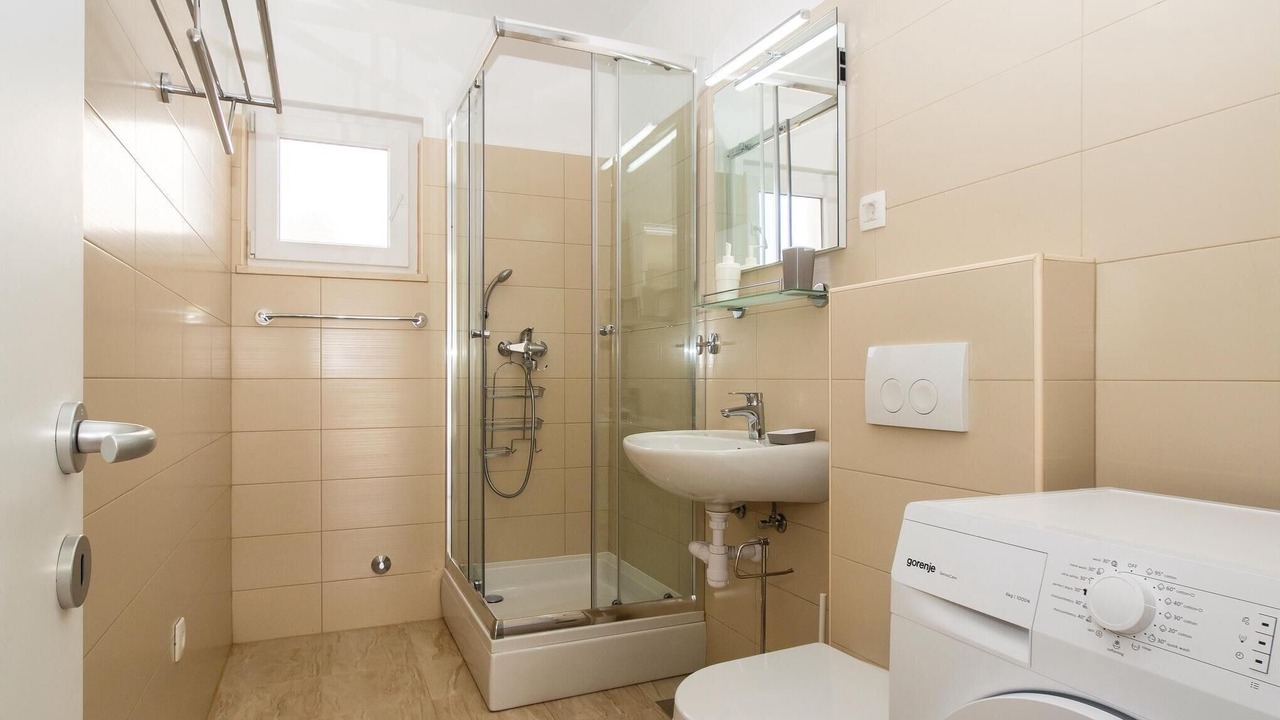 Photo of Bathroom in Cove Makarac (Milna)