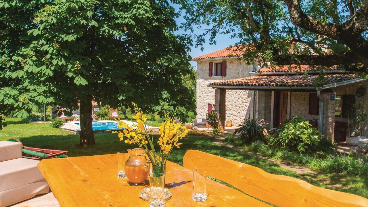 Photo of Others in Gondolici