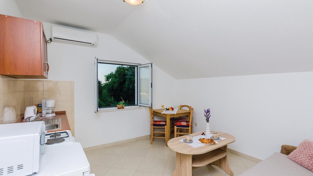 Photo of Bedroom in Molunat