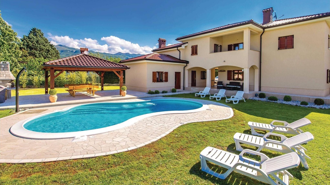 Photo of Outdoor in Sarsoni