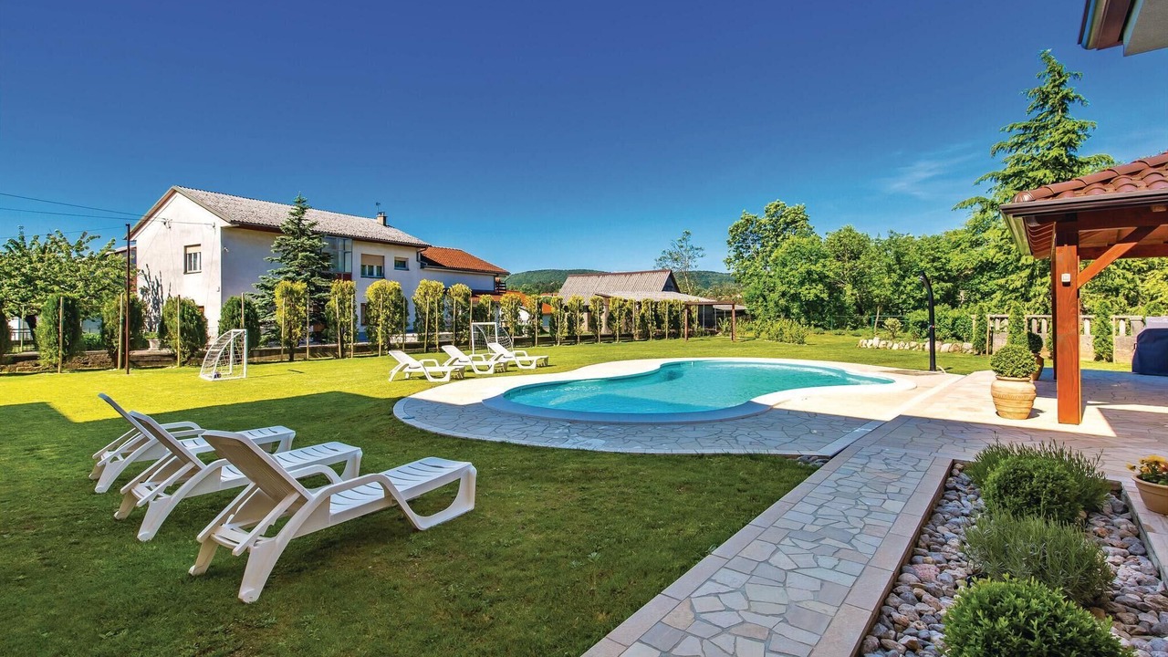 Photo of Outdoor in Sarsoni