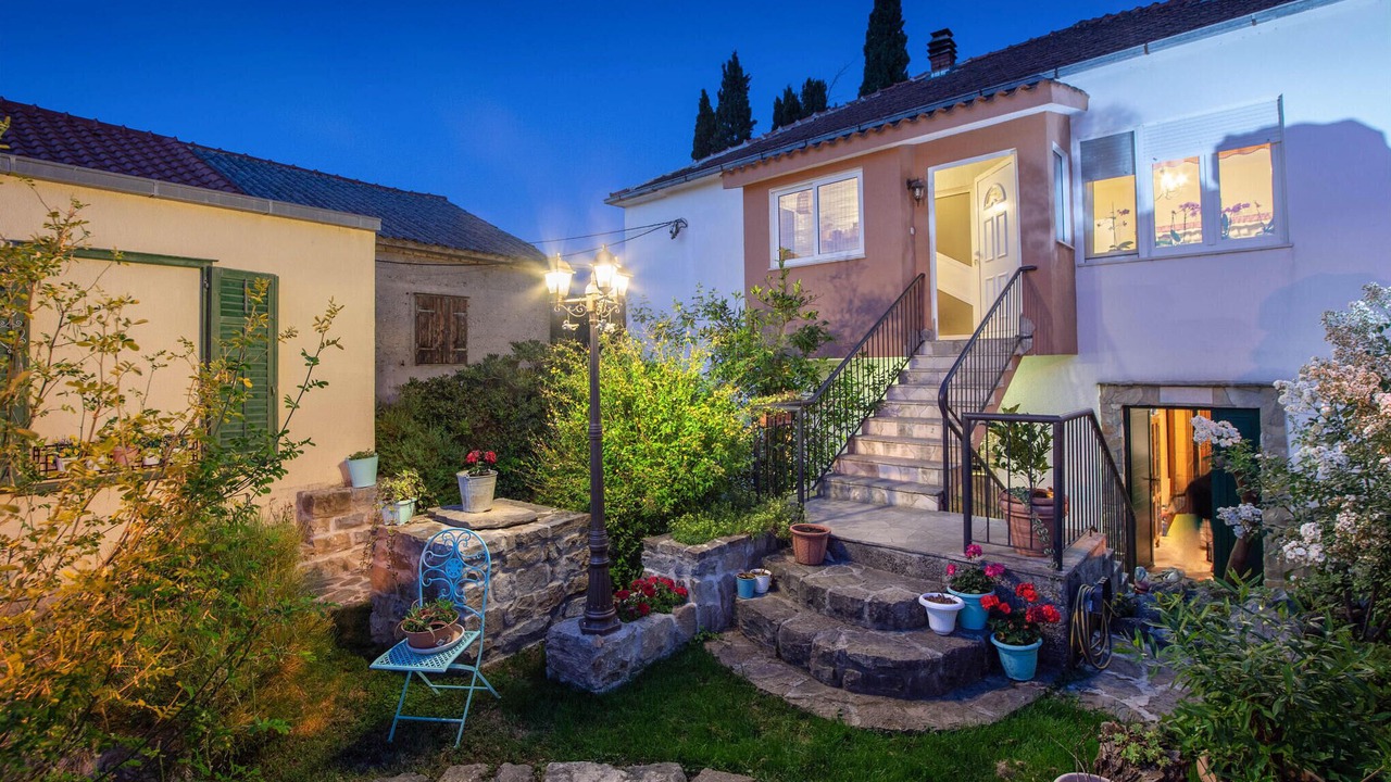Photo of Outdoor in Srinjine