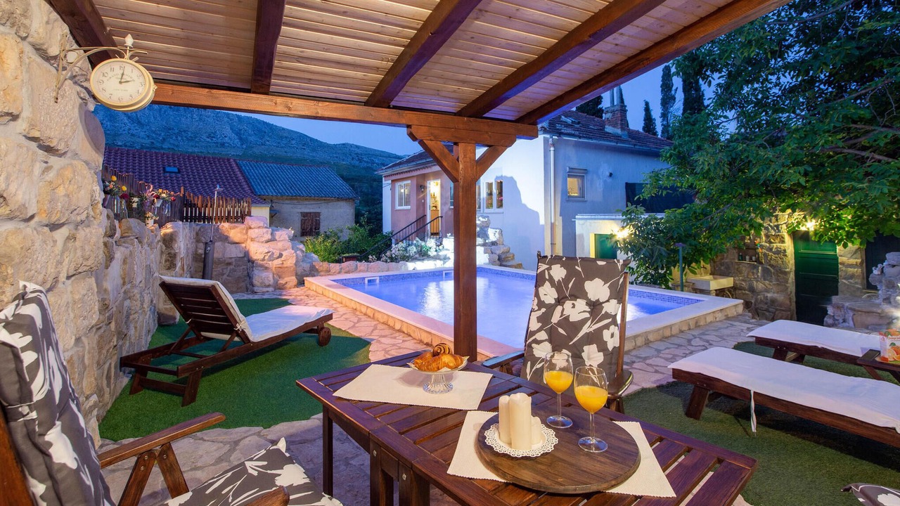Photo of Outdoor in Srinjine