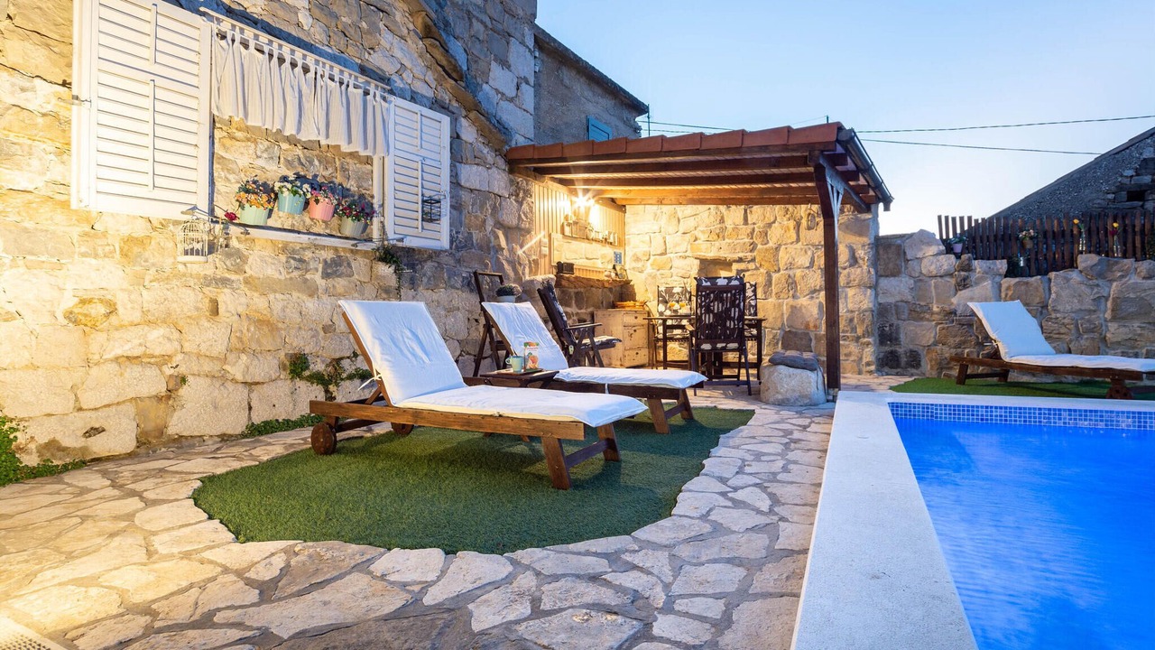 Photo of Outdoor in Srinjine