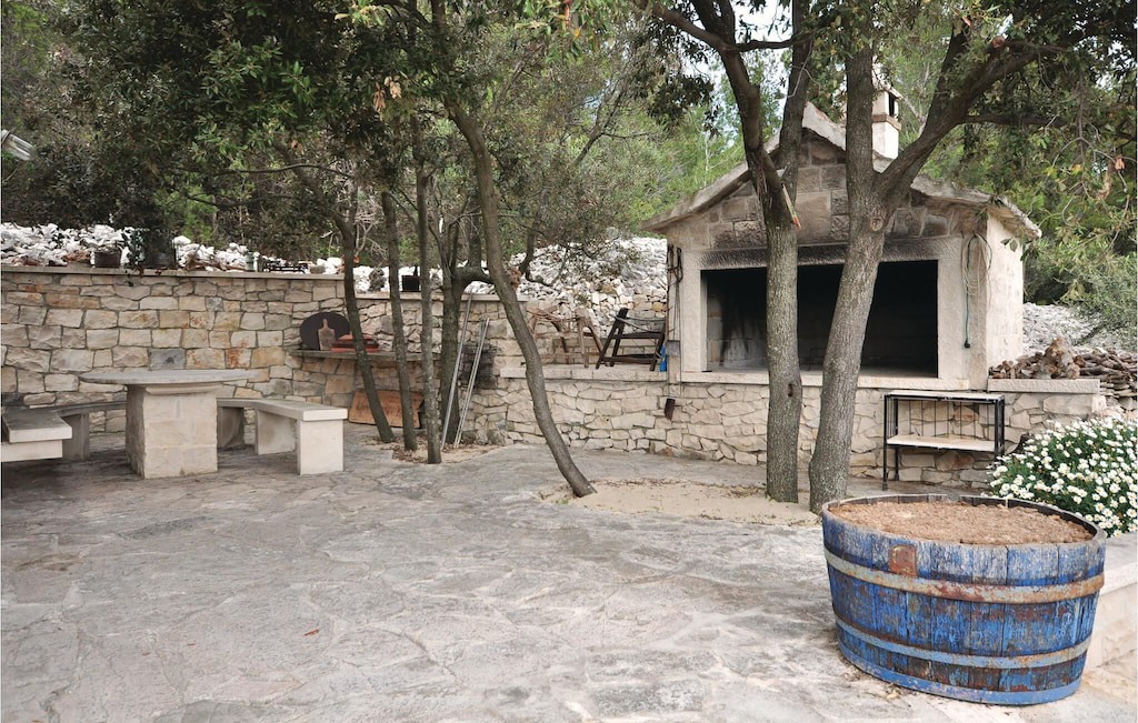 Photo of Buildings in Pucisca