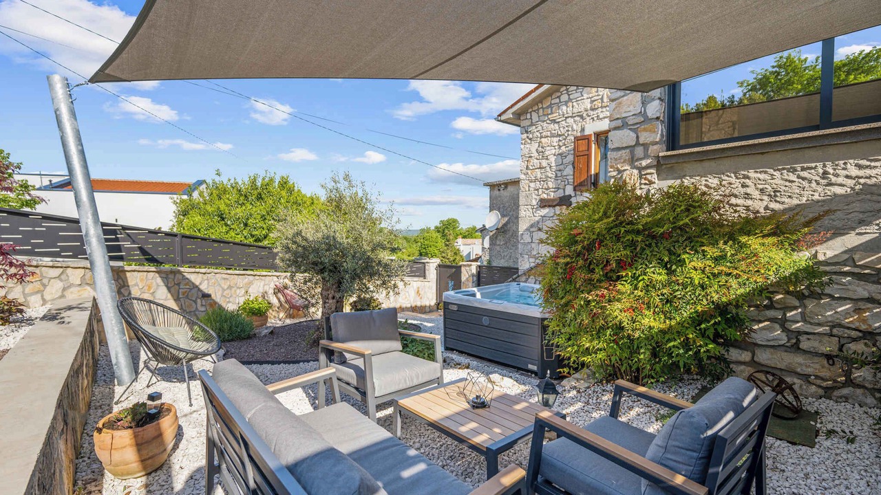 Photo of Patio Balcony in Krsan
