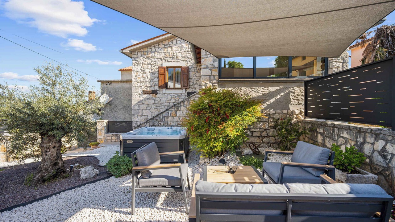 Photo of Patio Balcony in Krsan