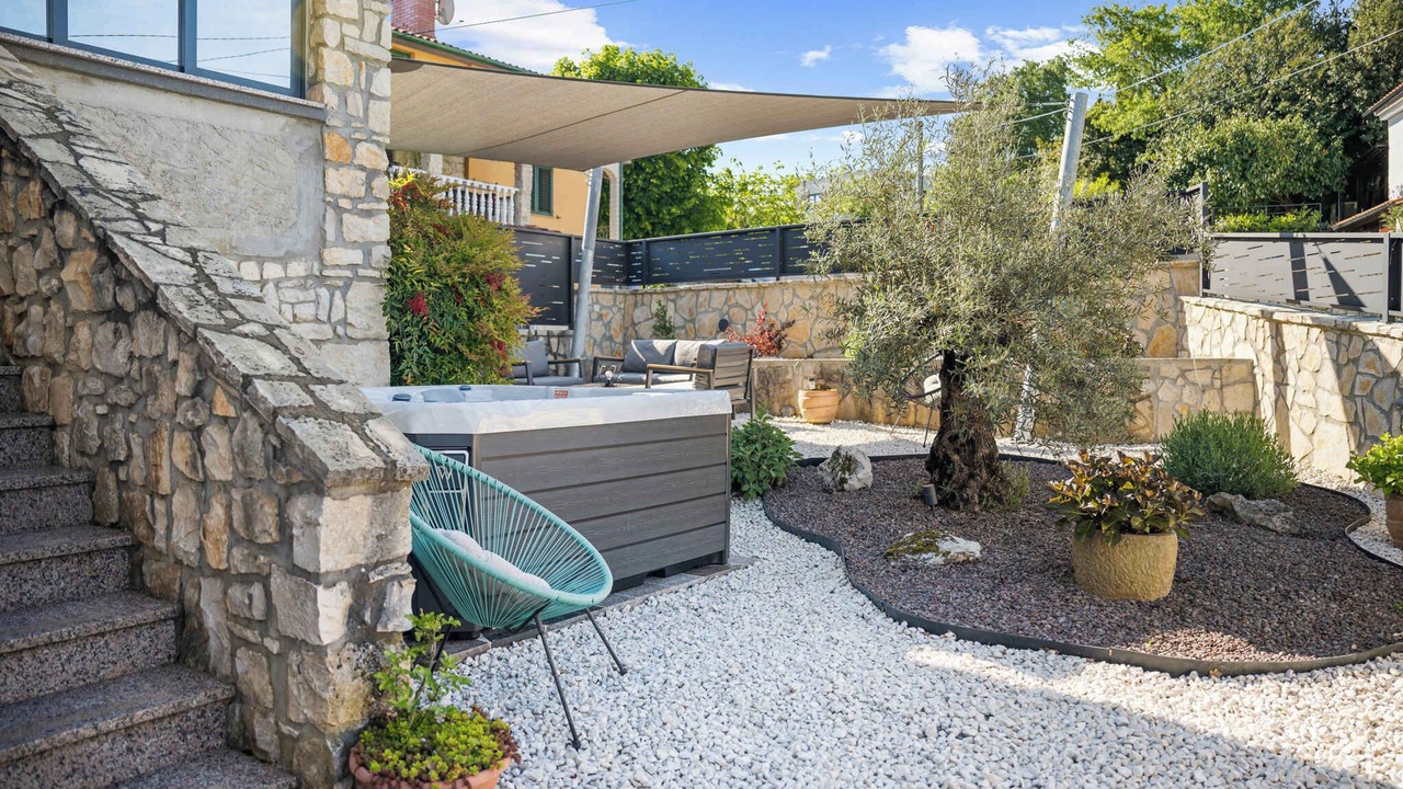 Photo of Patio Balcony in Krsan