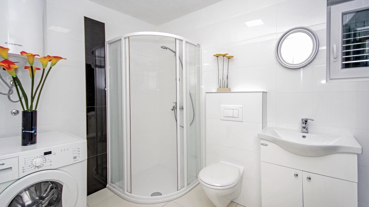 Photo of Bathroom in Brela