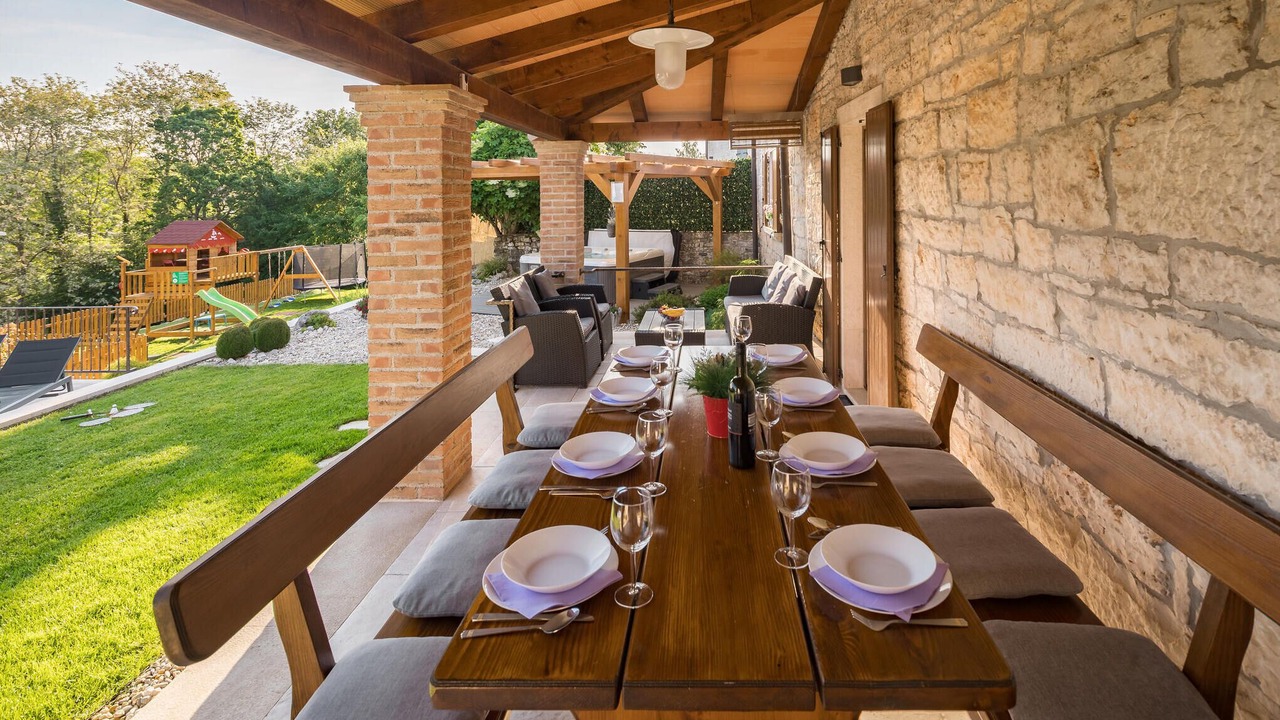 Photo of Outdoor in Tinjan