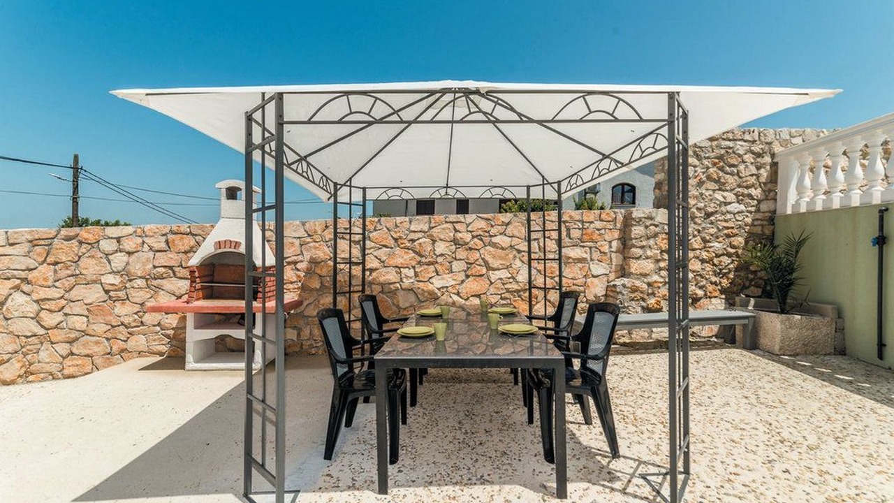 Photo of Outdoor in Banj