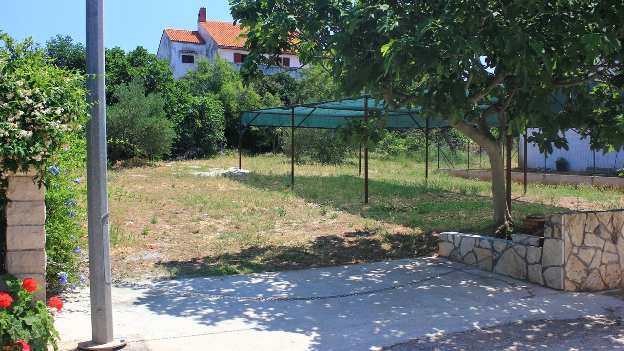 Photo of Others in Loviste