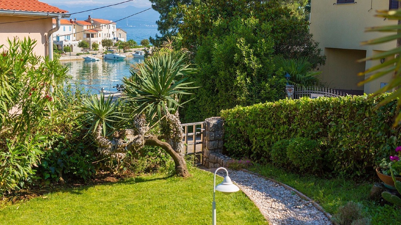 Photo of Outdoor in Porat