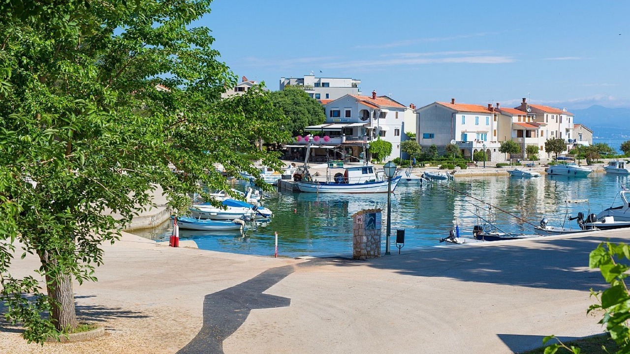 Photo of Others in Porat