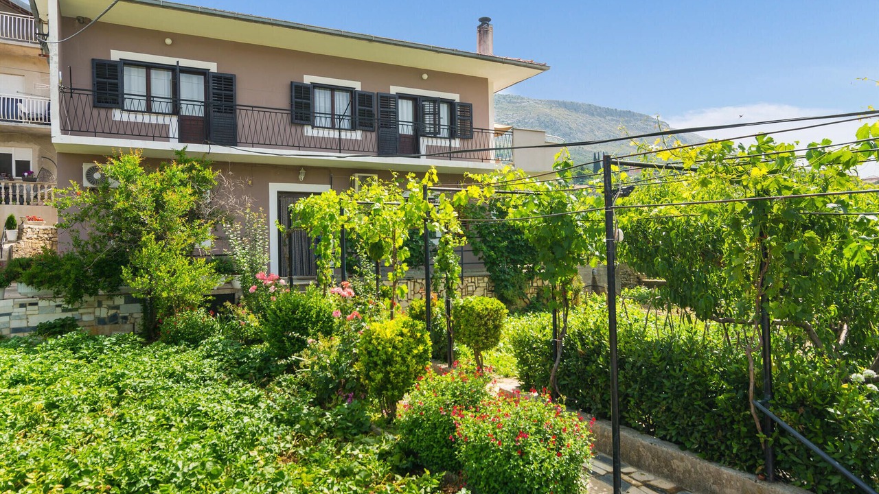 Photo of Outdoor in Srinjine