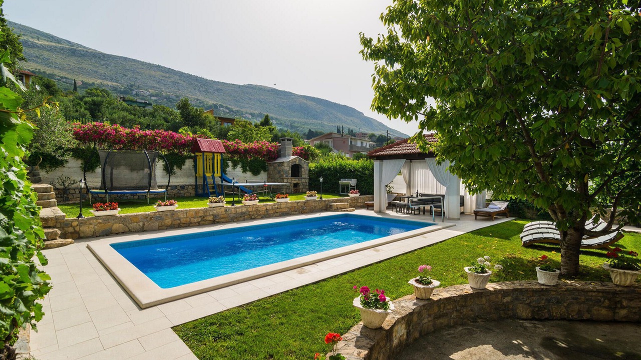 Photo of Outdoor in Srinjine