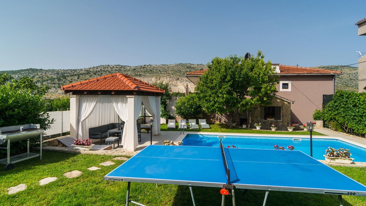 Photo of Outdoor in Srinjine