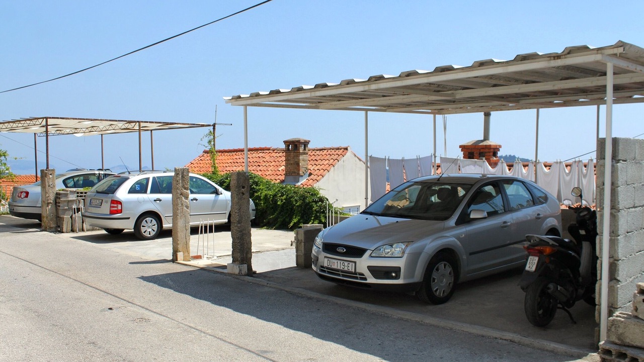 Photo of Others in Ploce