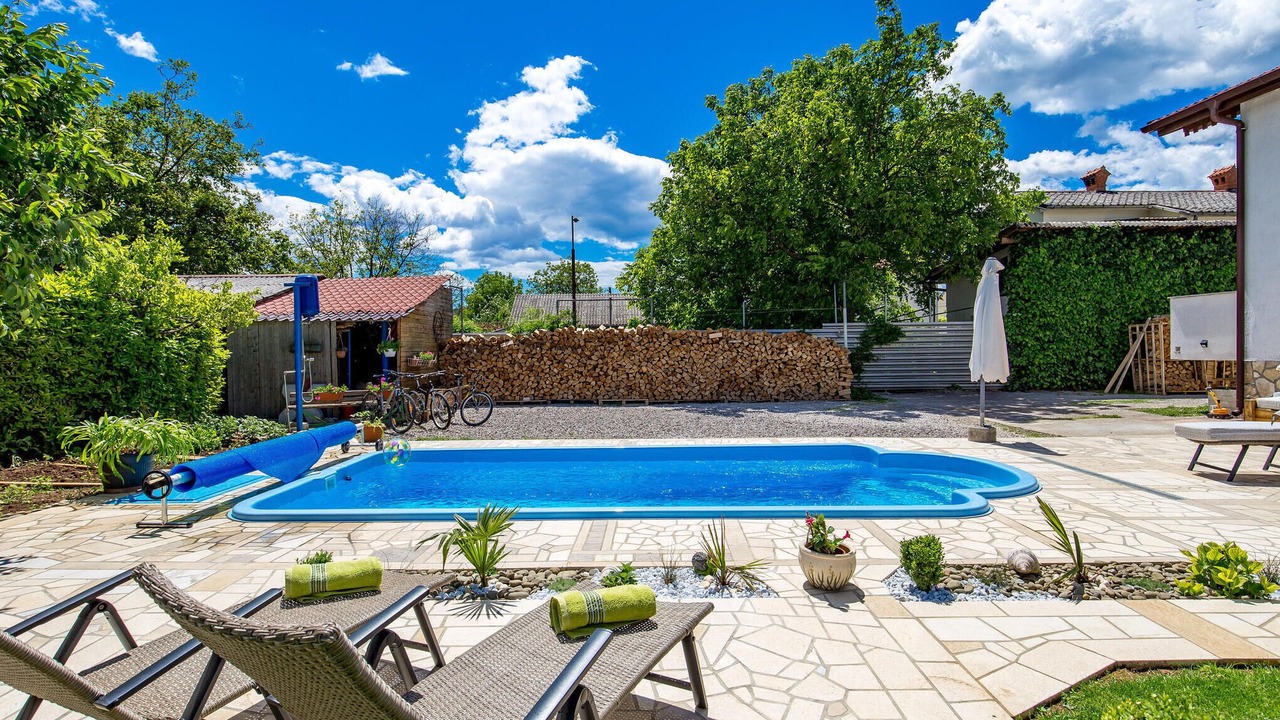 Photo of Outdoor in Sarsoni