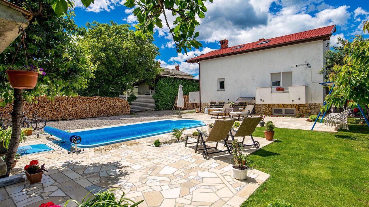Photo of Outdoor in Sarsoni