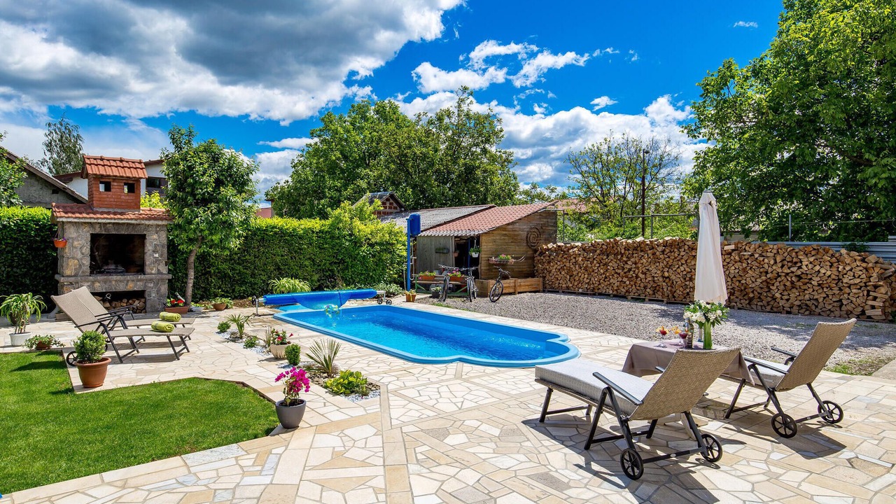 Photo of Outdoor in Sarsoni