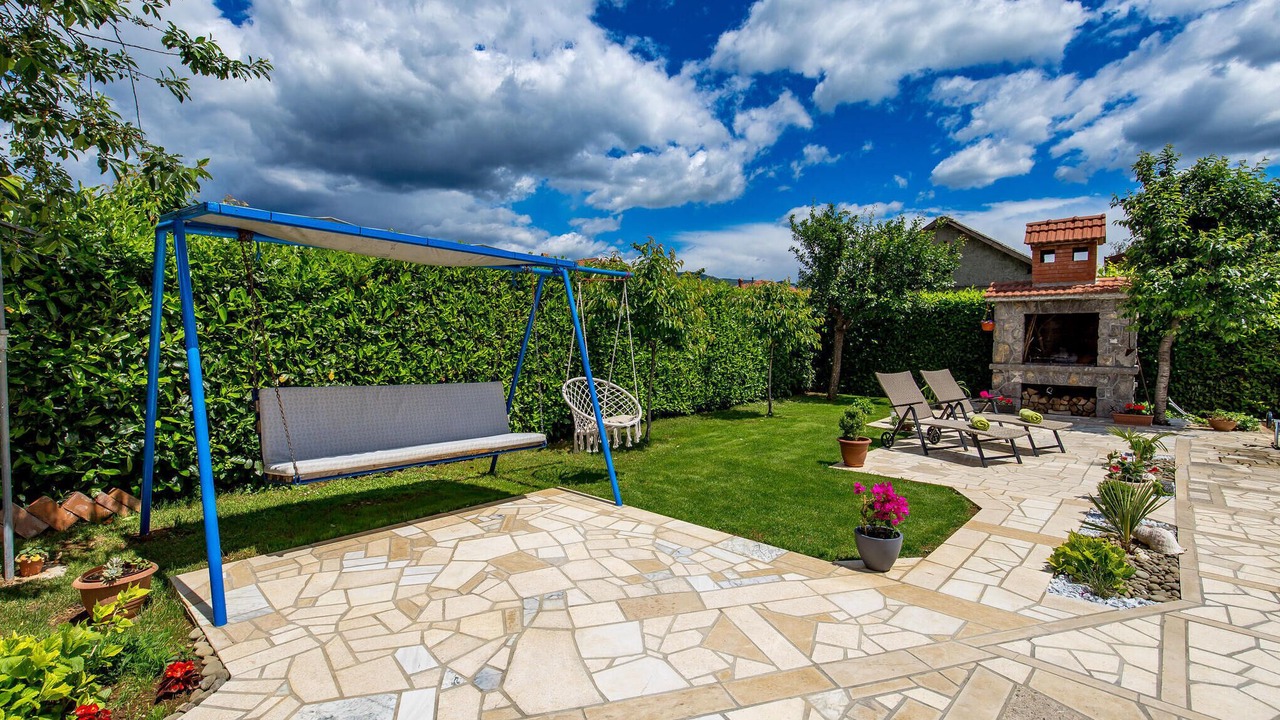 Photo of Outdoor in Sarsoni