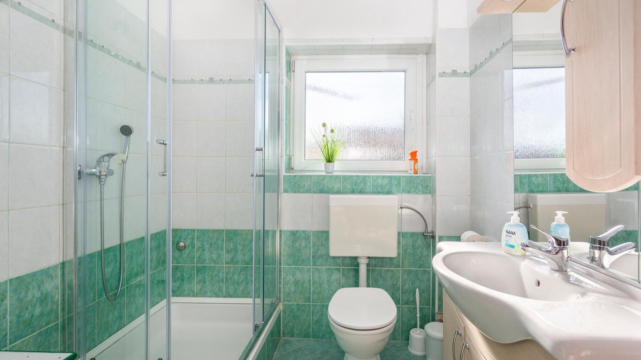 Photo of Bathroom in Sarsoni