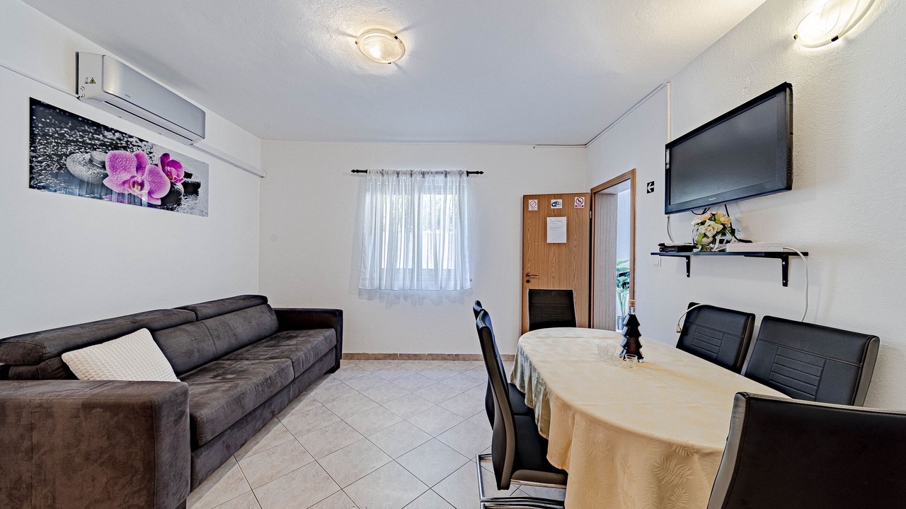 Photo of Livingroom in Ubli