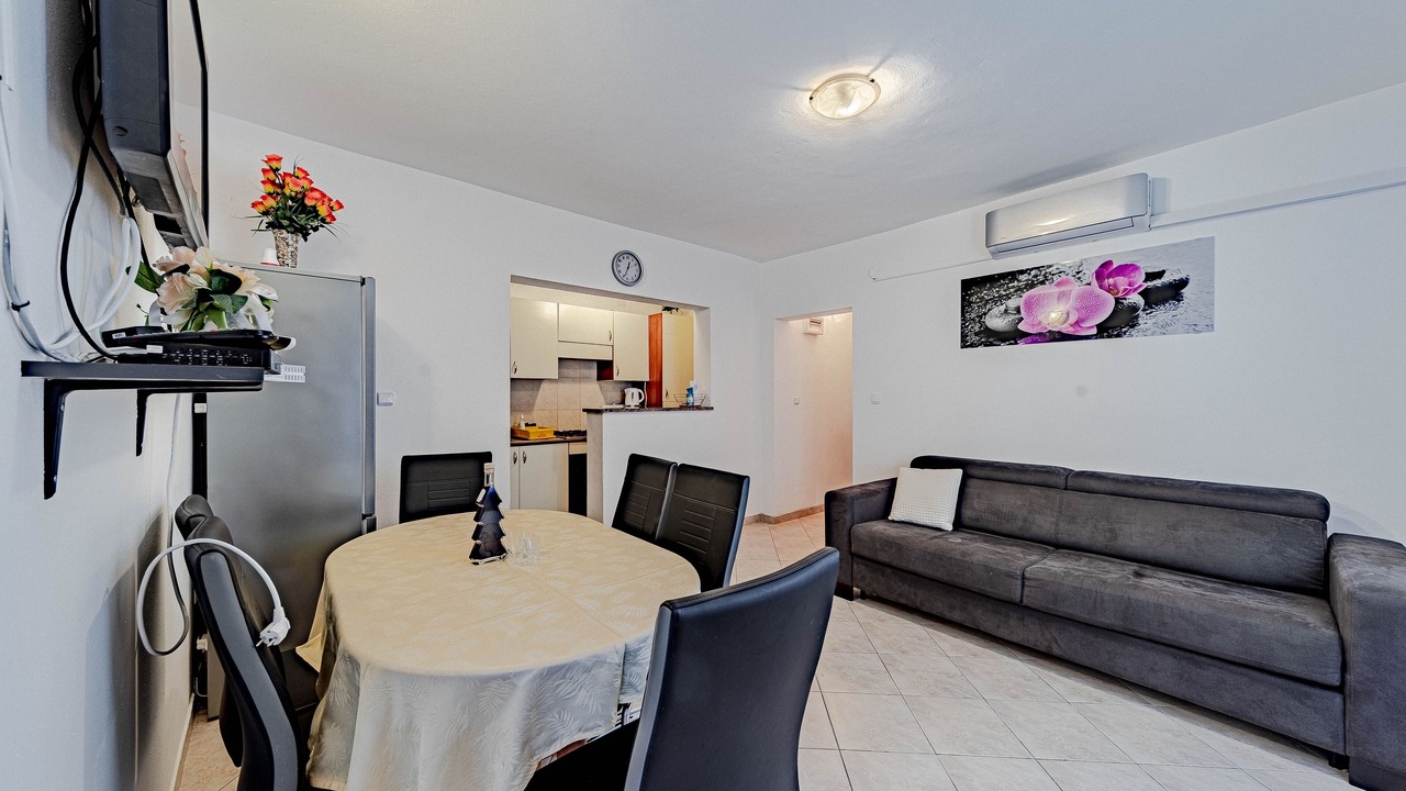 Photo of Livingroom in Ubli