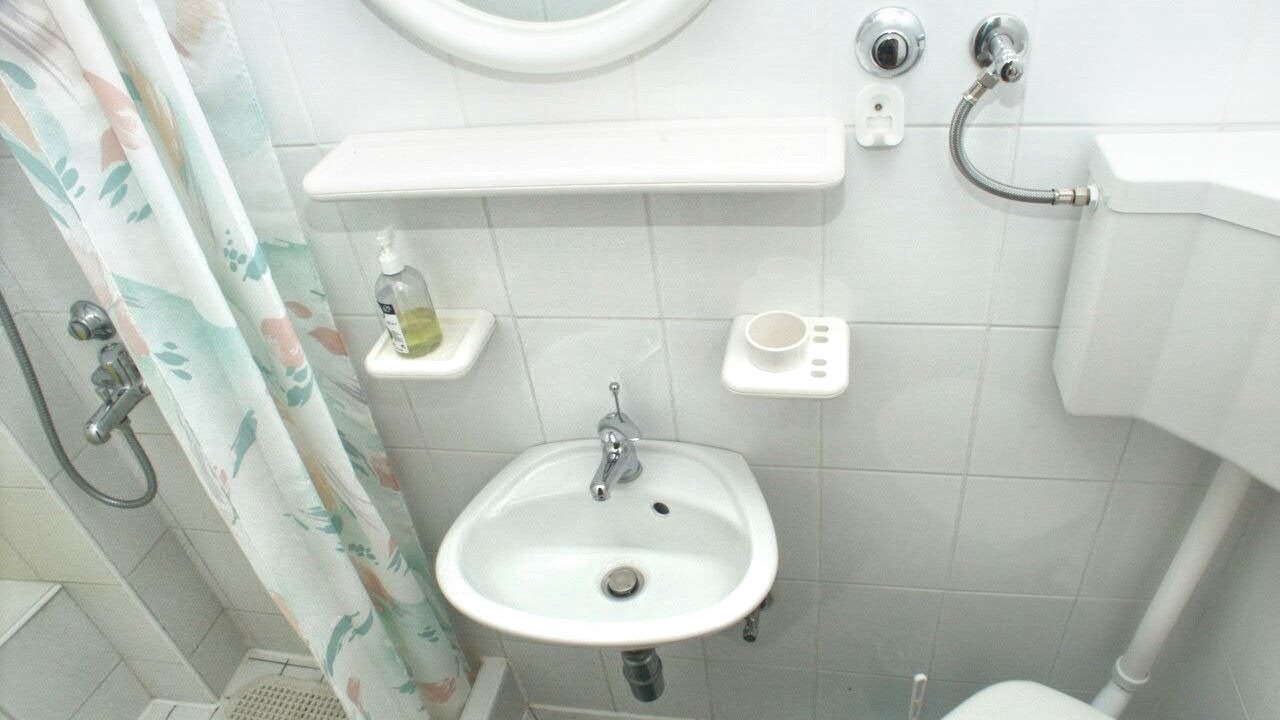 Photo of Bathroom in Komiza