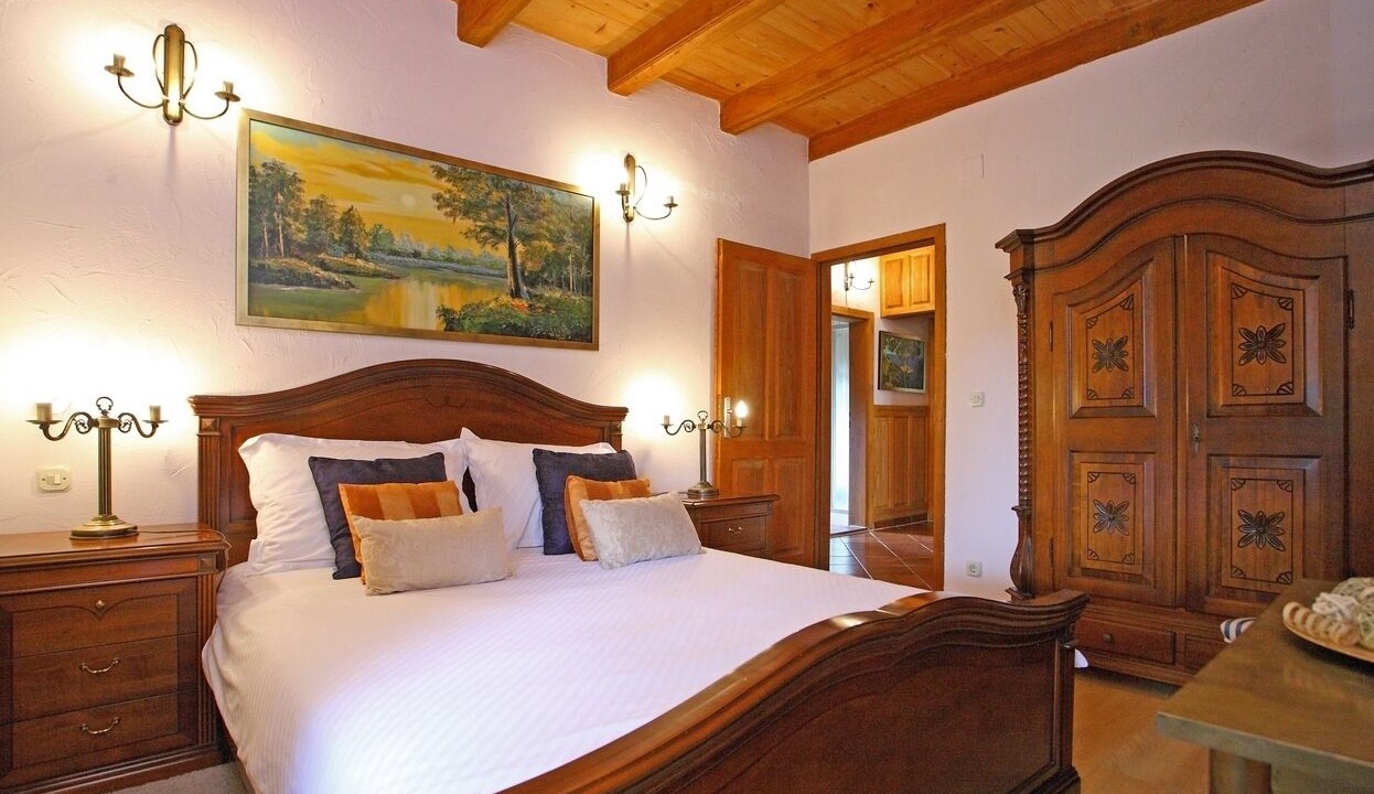 Photo of Others in Zena Glava