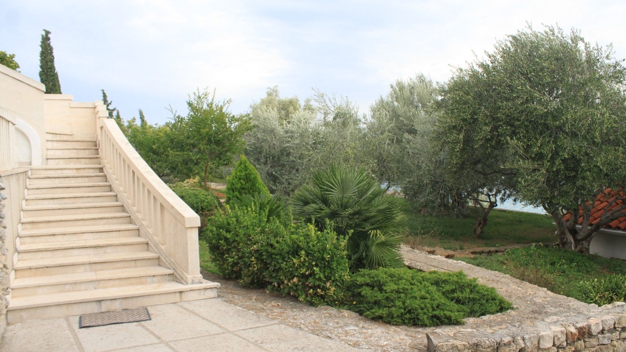 Photo of Outdoor in Lukoran