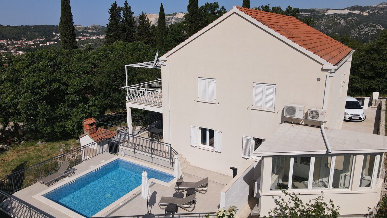 Photo of Outdoor in Petraca