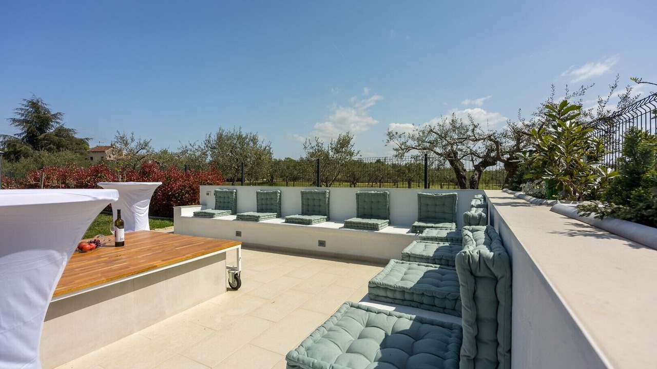 Photo of Patio Balcony in Antonci