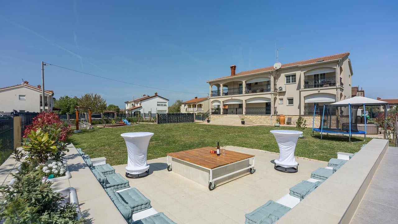 Photo of Patio Balcony in Antonci