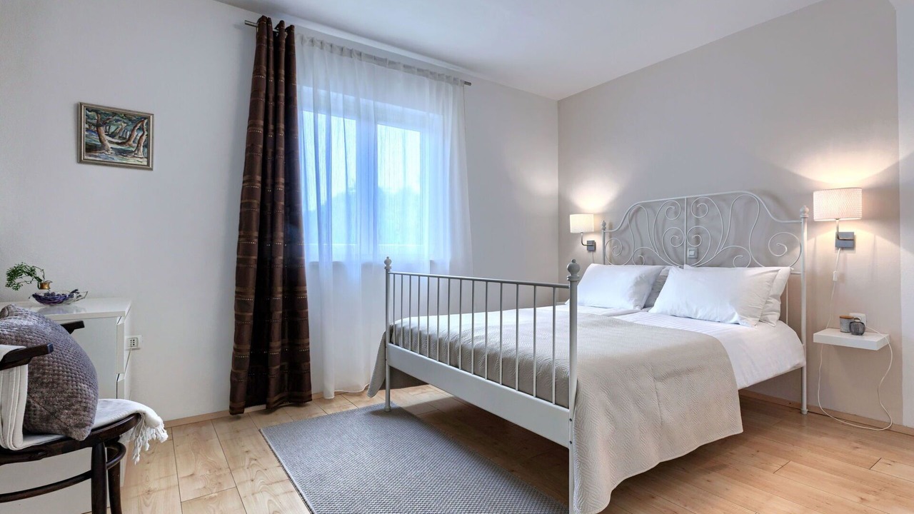 Photo of Bedroom in Topid