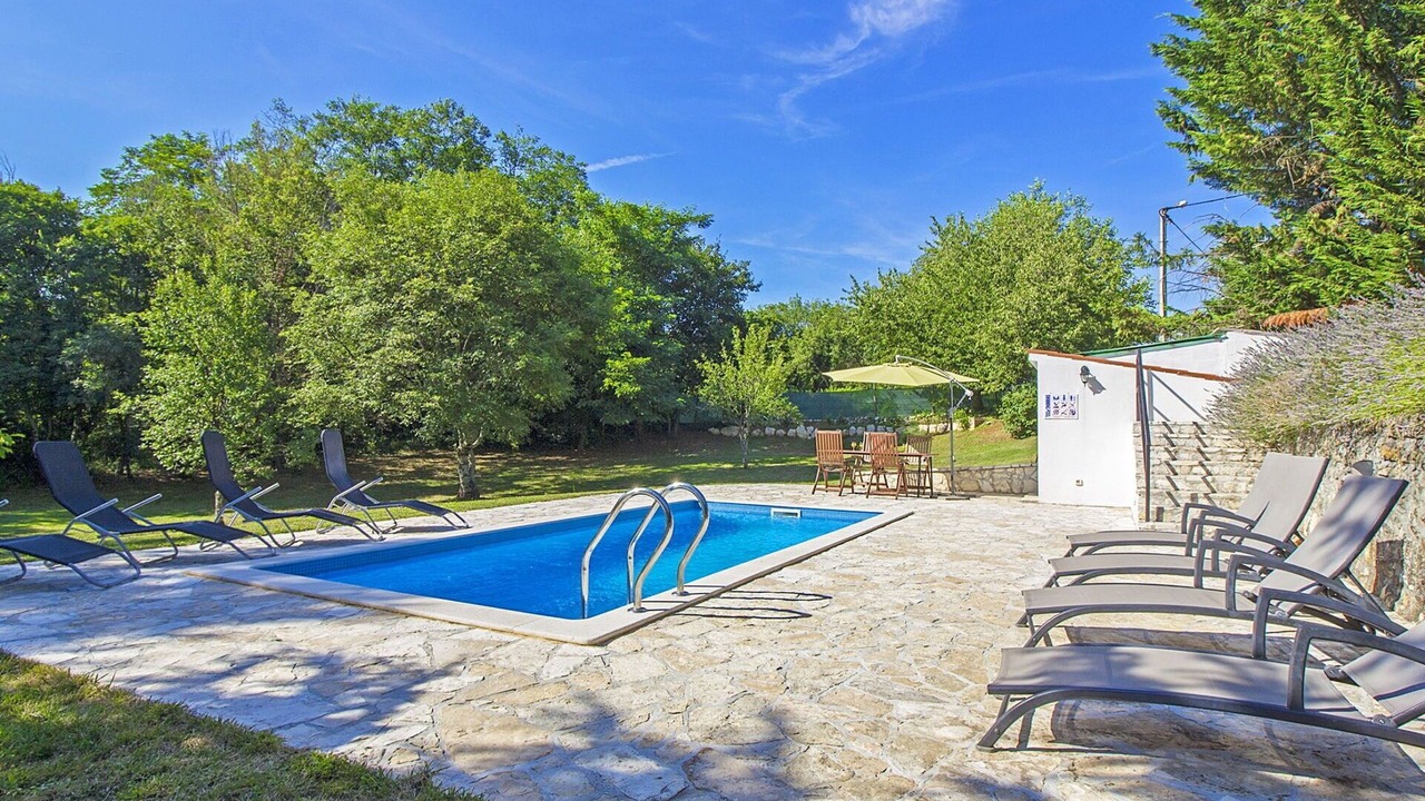Photo of Outdoor in Topid