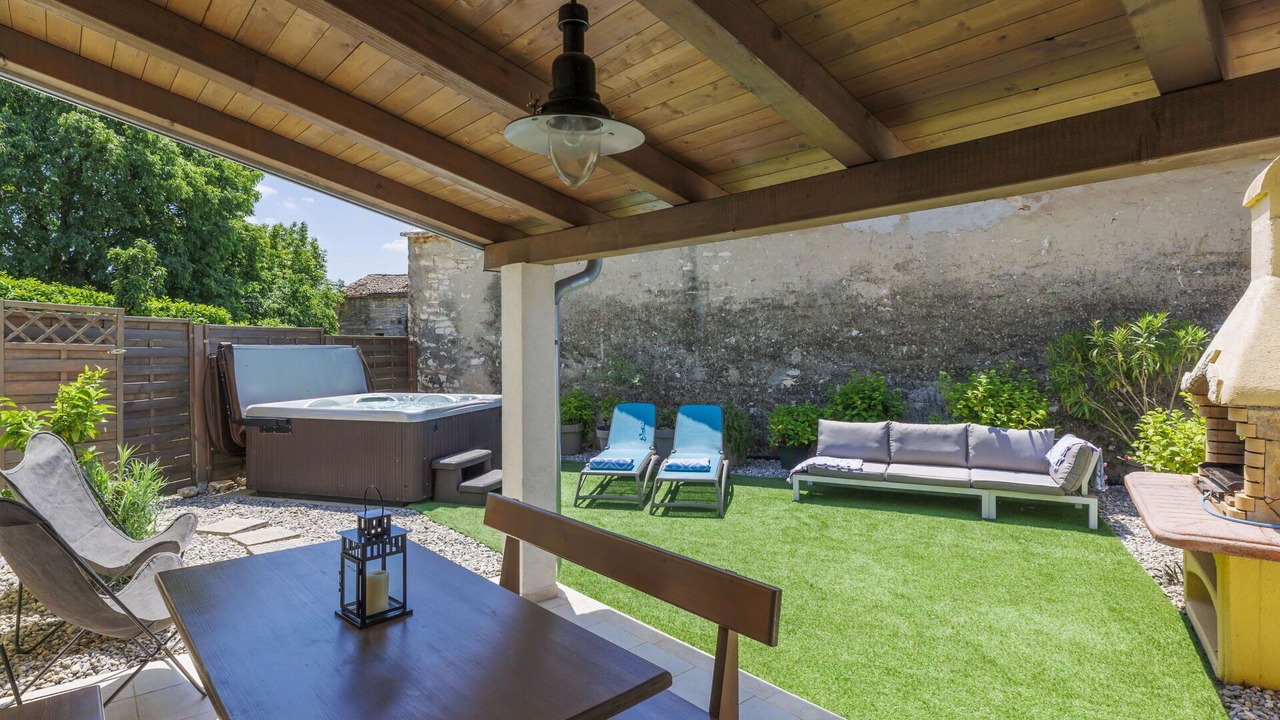 Photo of Outdoor in Bubani