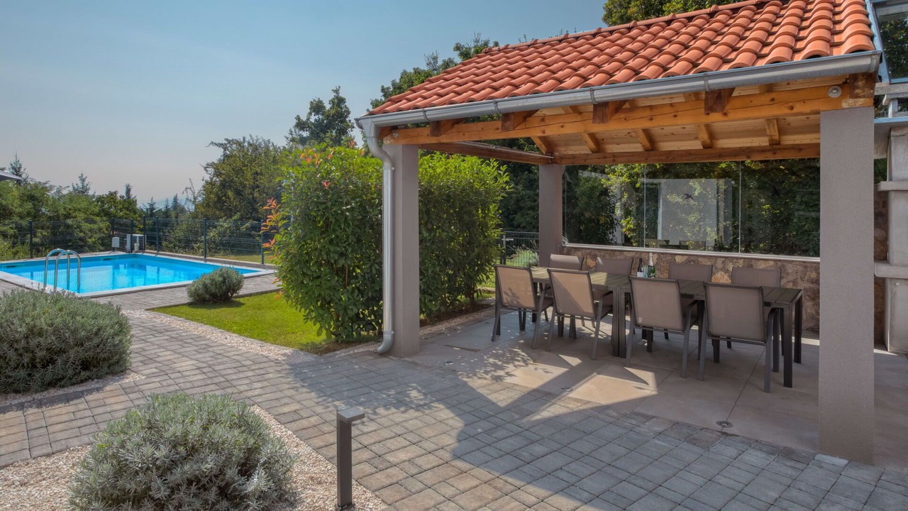 Photo of Outdoor in Pobri