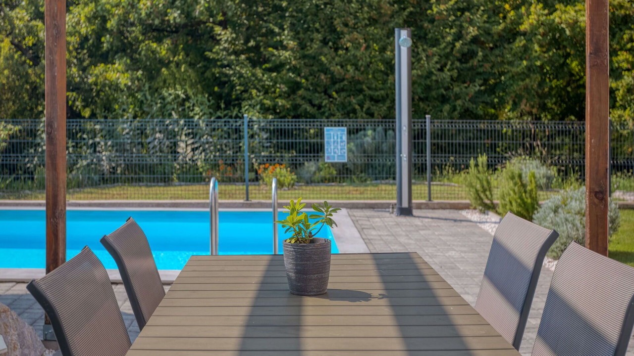 Photo of Outdoor in Pobri